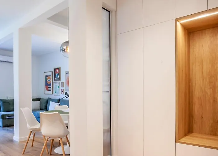 Lux 2bed Up To 5p