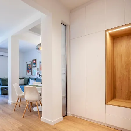 Lux 2bed Up To 5p
